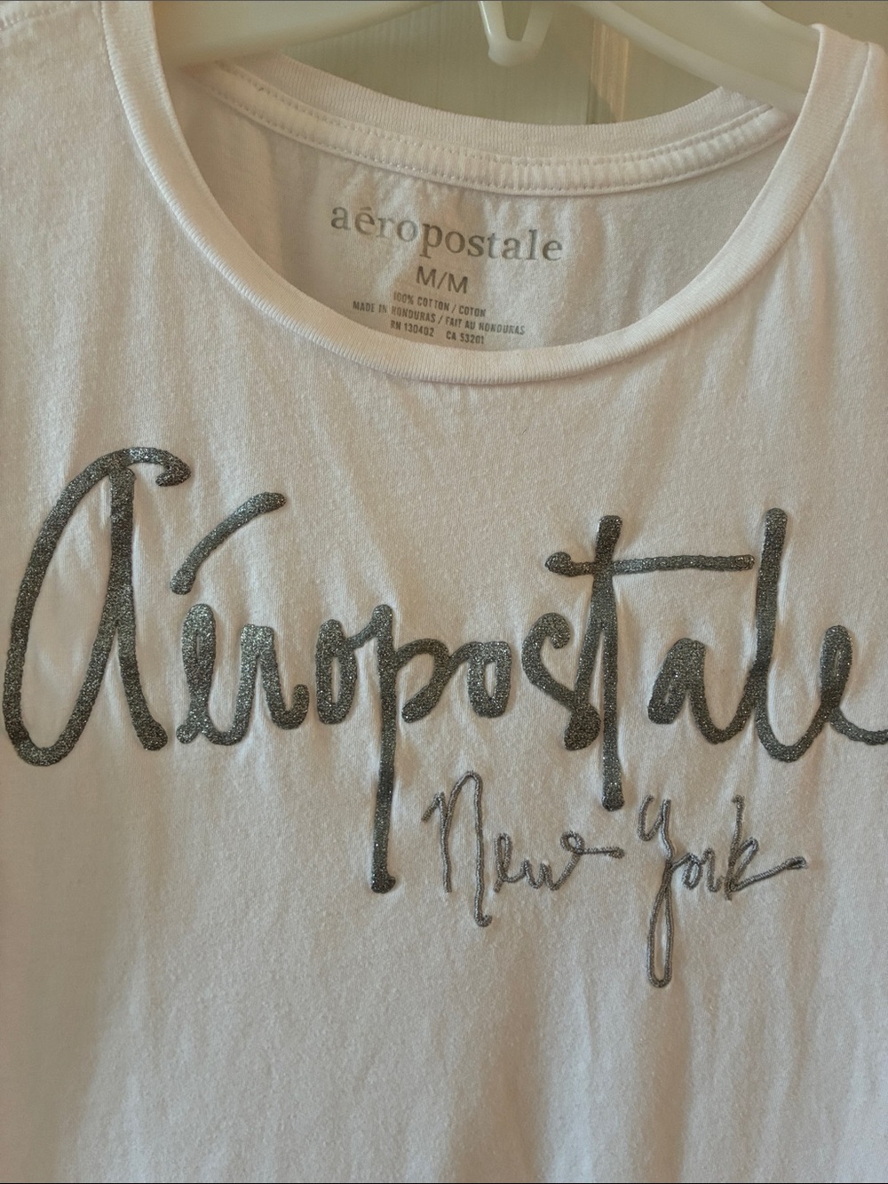 Aeropostale White T-shirt with Silver Script Logo - Picture 2 of 4